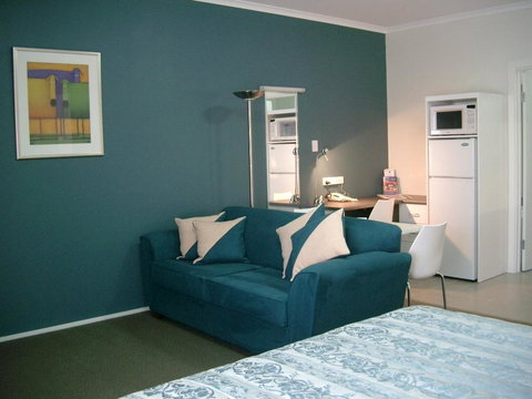 McLaren Vale Motel & Apartments - Go Out 40