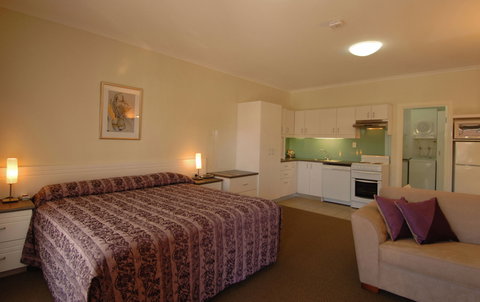 McLaren Vale Motel & Apartments - Go Out 20