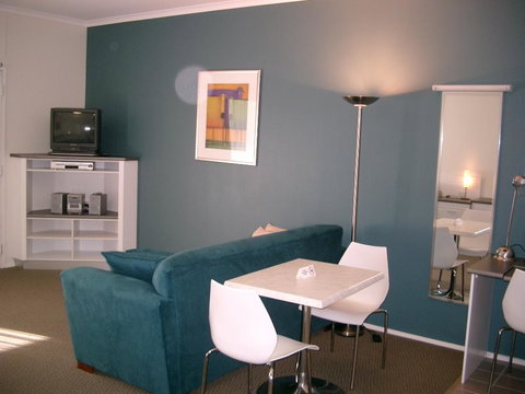 McLaren Vale Motel & Apartments - Go Out 9