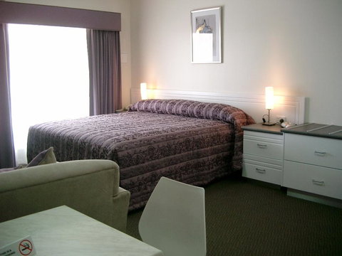 McLaren Vale Motel & Apartments - Go Out 12