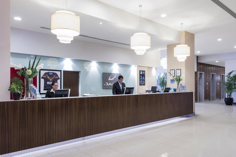 Oaks Glenelg Plaza Pier Suites - Pubs and Clubs 5