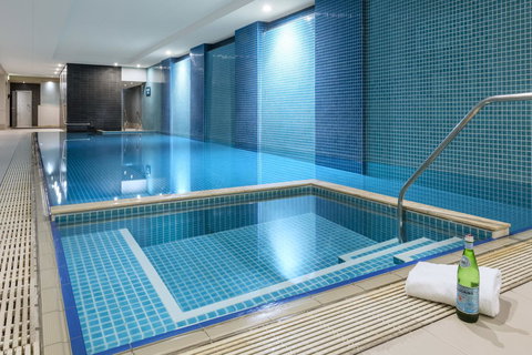 Oaks Glenelg Plaza Pier Suites - Pubs and Clubs 10