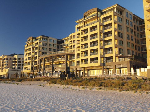 Oaks Glenelg Plaza Pier Suites - Pubs and Clubs 1