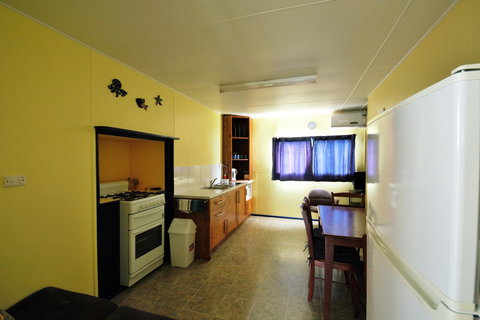 Baudin Beach Apartments - Go Out 4