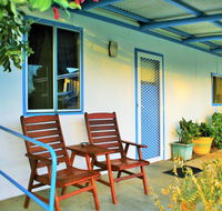Baudin Beach Apartments - Pubs and Clubs