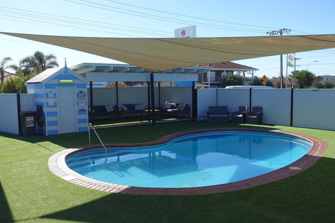 Discovery Parks - Adelaide Beachfront - Pubs and Clubs 12