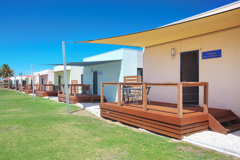 Discovery Parks - Adelaide Beachfront - Pubs and Clubs 38