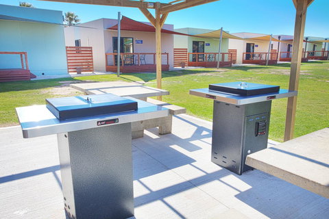 Discovery Parks - Adelaide Beachfront - Pubs and Clubs 27