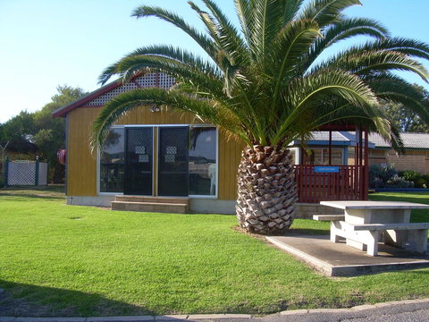 Discovery Parks - Adelaide Beachfront - Pubs and Clubs 28