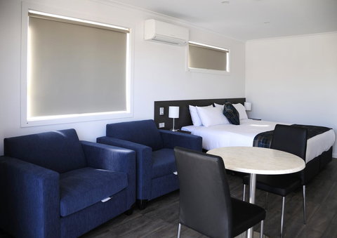 Discovery Parks - Adelaide Beachfront - Pubs and Clubs 43