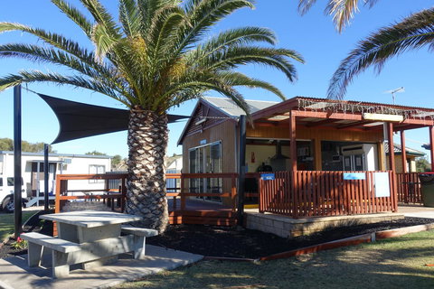 Discovery Parks - Adelaide Beachfront - Pubs and Clubs 18