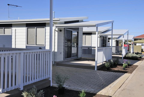 Discovery Parks - Adelaide Beachfront - Pubs and Clubs 22