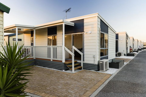 Discovery Parks - Adelaide Beachfront - Pubs and Clubs 21