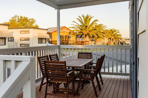 Discovery Parks - Adelaide Beachfront - Pubs and Clubs 23