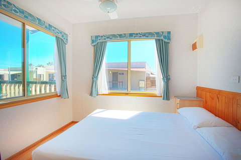 Discovery Parks - Adelaide Beachfront - Pubs and Clubs 8