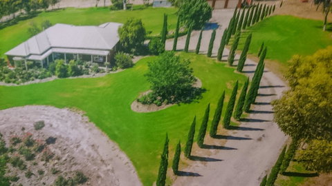 Gaerwood B&B - Pubs and Clubs 7