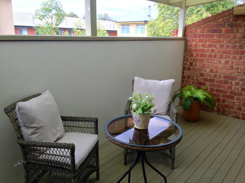 Superb Townhouse In North Adelaide - Go Out 16
