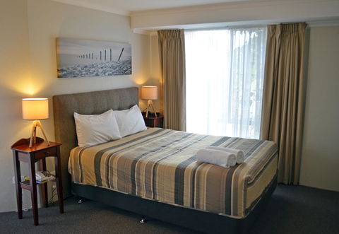 Arkana Motor Inn & Terrace Apartments - Pubs and Clubs 9