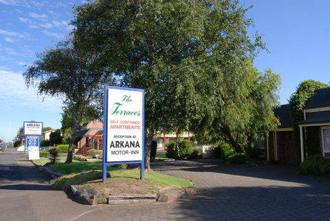 Arkana Motor Inn & Terrace Apartments - Pubs and Clubs 29