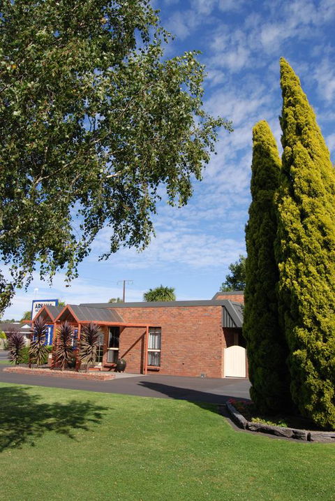 Arkana Motor Inn & Terrace Apartments - Pubs and Clubs 44