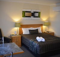 Arkana Motor Inn  Terrace Apartments - Pubs and Clubs