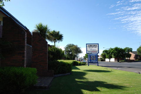 Arkana Motor Inn & Terrace Apartments - Pubs and Clubs 43