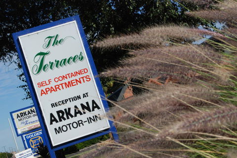 Arkana Motor Inn & Terrace Apartments - Pubs and Clubs 23