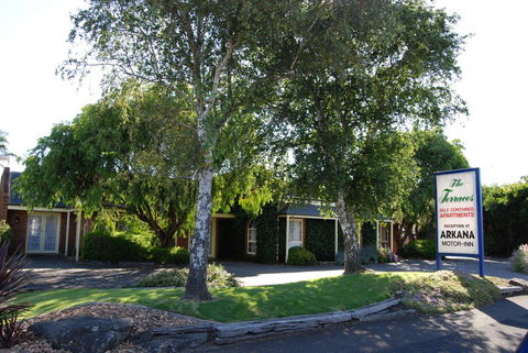 Arkana Motor Inn & Terrace Apartments - Pubs and Clubs 22