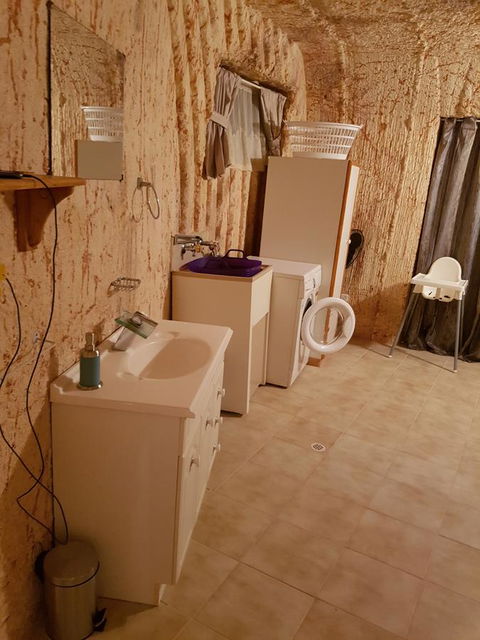 Underground Gem - Pubs and Clubs 12