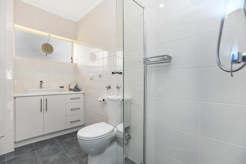 The Dolphins Beachfront Apartments - Go Out 15
