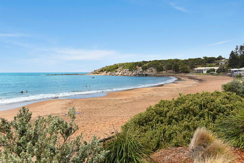 The Dolphins Beachfront Apartments - Go Out 1