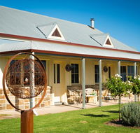 Barossa Vineyard Cottages - Pubs and Clubs