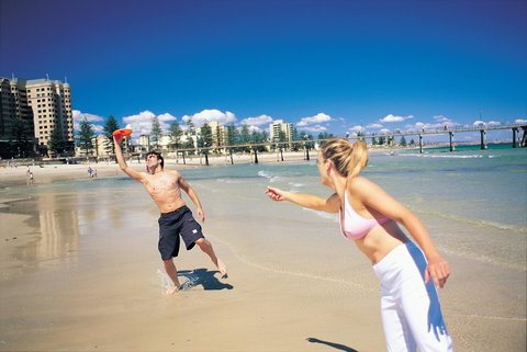 Ensenada Motor Inn And Suites - Pubs and Clubs 3