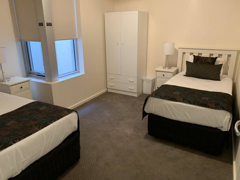 Ensenada Motor Inn And Suites - Pubs and Clubs 28