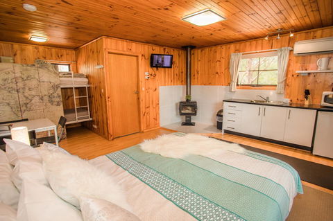 Seppelts View Cabins - Pubs and Clubs 23
