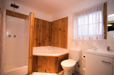 Seppelts View Cabins - Pubs and Clubs 36