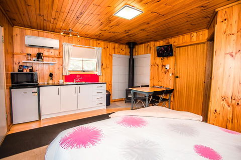 Seppelts View Cabins - Pubs and Clubs 32
