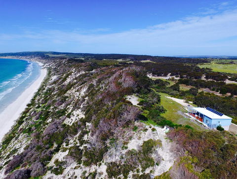 A Dune Escape - Pubs and Clubs 0