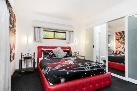 Barossa Retro BnB - Pubs and Clubs 7