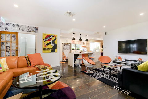 Barossa Retro BnB - Pubs and Clubs 16