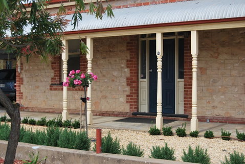 Jacaranda Cottage - Go Out 13
