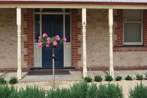 Jacaranda Cottage - Go Out 1
