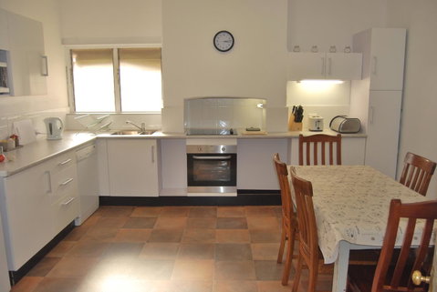 Jacaranda Cottage - Go Out 3
