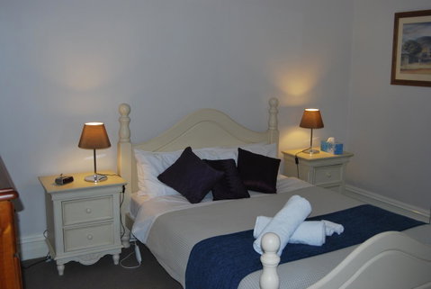 Jacaranda Cottage - Go Out 4