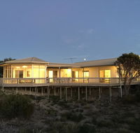 White Sands Holiday Retreat - Pubs and Clubs