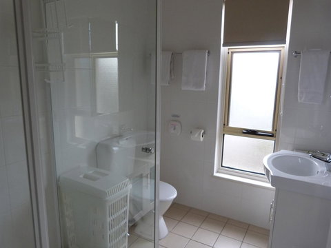 Glenelg Holiday Apartments - Corfu - Go Out 14