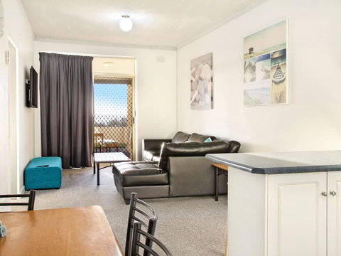 Seaview Sunset Holiday Apartments - Pubs and Clubs 37