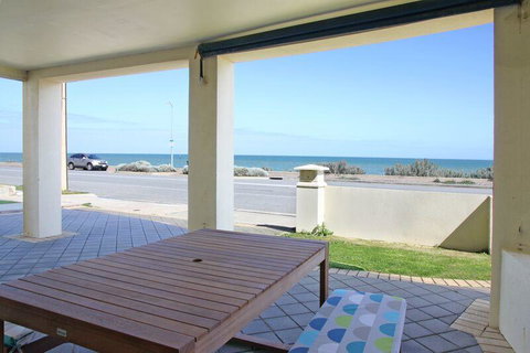 Seaview Sunset Holiday Apartments - Pubs and Clubs 36