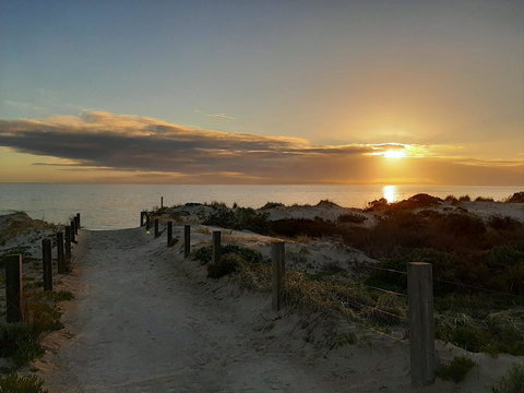 Seaview Sunset Holiday Apartments - Pubs and Clubs 1