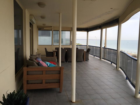 Seaview Sunset Holiday Apartments - Pubs and Clubs 15